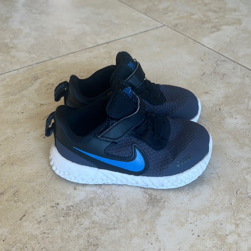 Nike Revolution Toddler Shoes